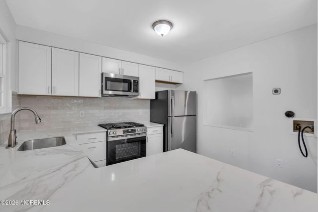 501 Santa Anita Lane, Toms River, NJ 08755