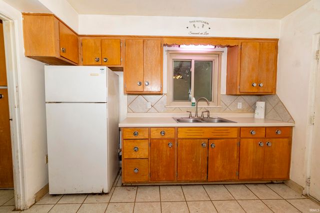 54039 County Road 5, Elkhart, IN 46514