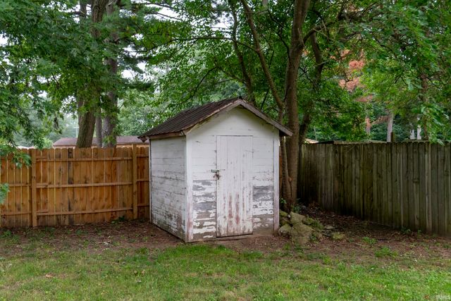 54039 County Road 5, Elkhart, IN 46514
