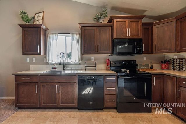 833 Baron Lakes Ave, Middleton, ID 83644