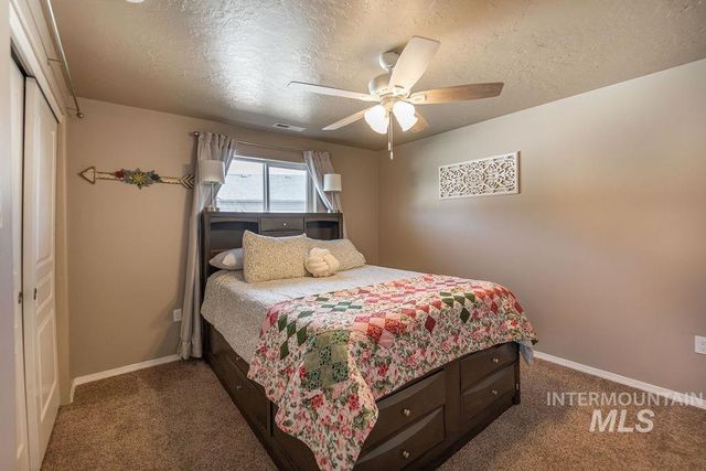 833 Baron Lakes Ave, Middleton, ID 83644