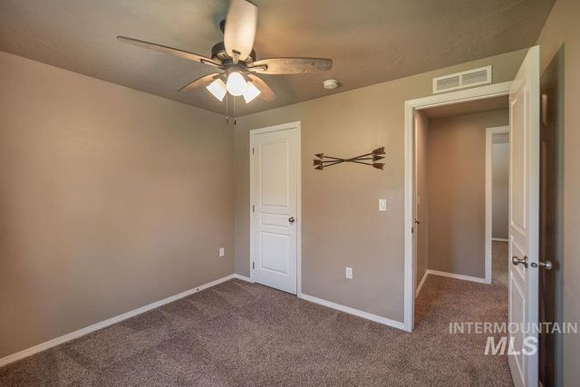 833 Baron Lakes Ave, Middleton, ID 83644