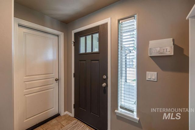 833 Baron Lakes Ave, Middleton, ID 83644