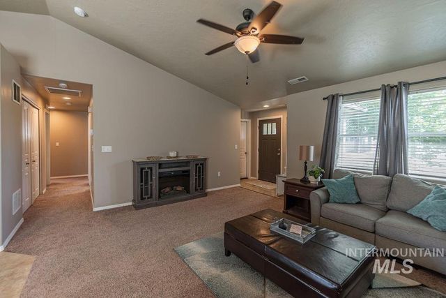 833 Baron Lakes Ave, Middleton, ID 83644