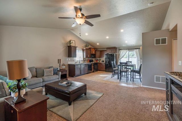 833 Baron Lakes Ave, Middleton, ID 83644