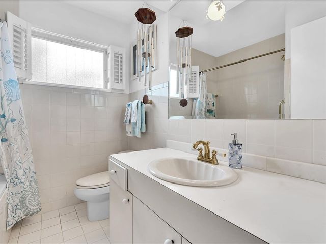 2121 NE 52ND Street, Fort Lauderdale, FL 33308