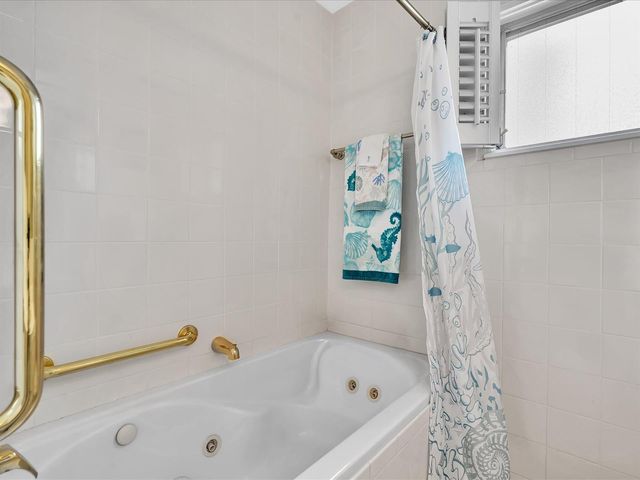 2121 NE 52ND Street, Fort Lauderdale, FL 33308