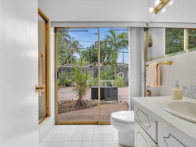 2121 NE 52ND Street, Fort Lauderdale, FL 33308
