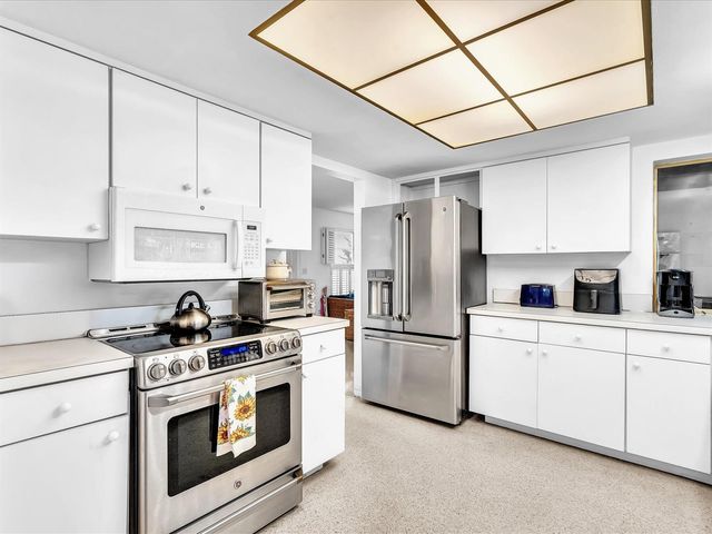 2121 NE 52ND Street, Fort Lauderdale, FL 33308