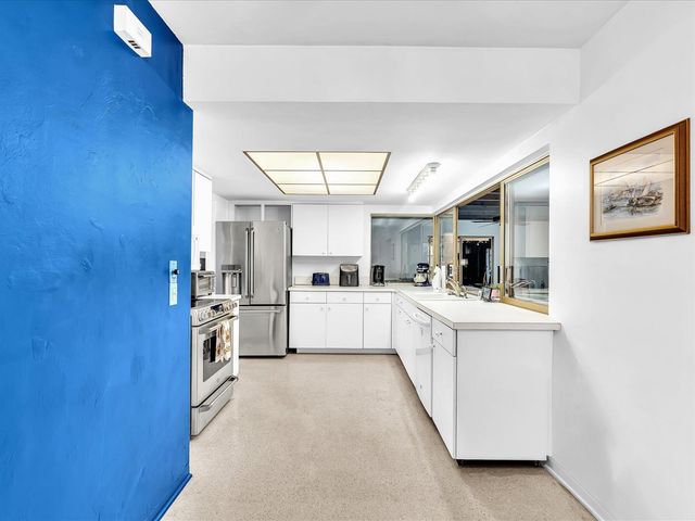 2121 NE 52ND Street, Fort Lauderdale, FL 33308