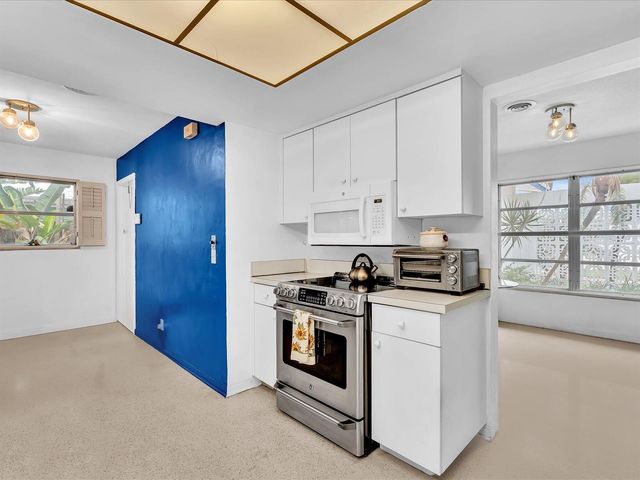 2121 NE 52ND Street, Fort Lauderdale, FL 33308