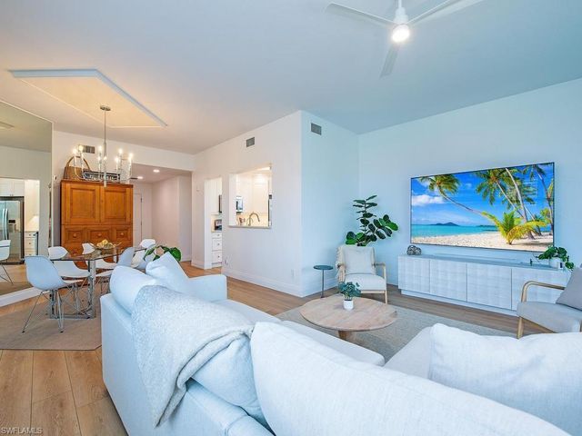 7040 Pelican Bay BLVD D302, Naples, FL 34108