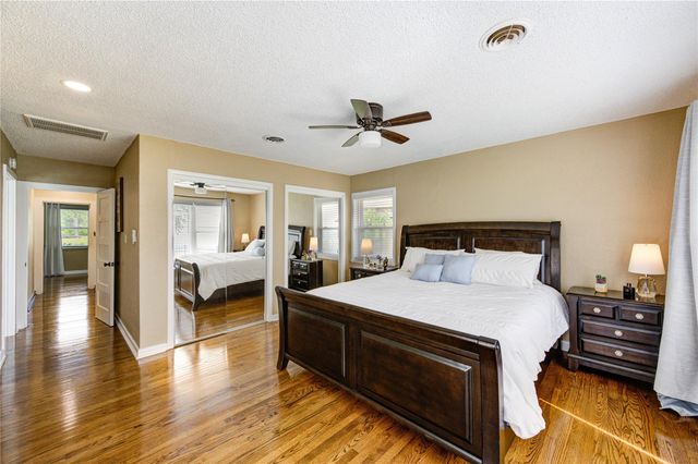 154 N Burnett Drive, Baytown, TX 77520