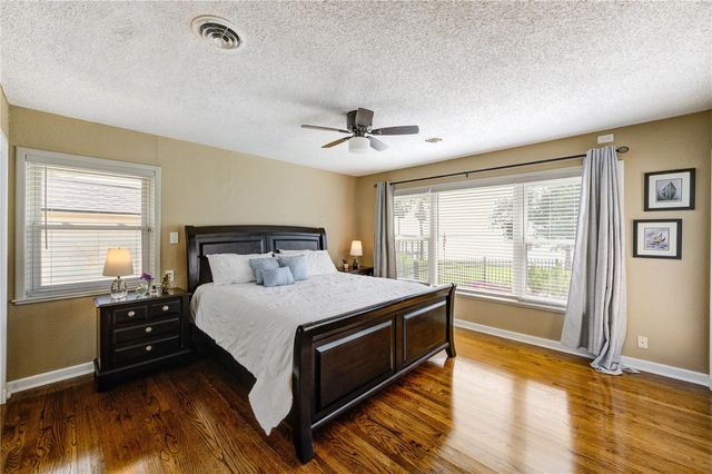 154 N Burnett Drive, Baytown, TX 77520