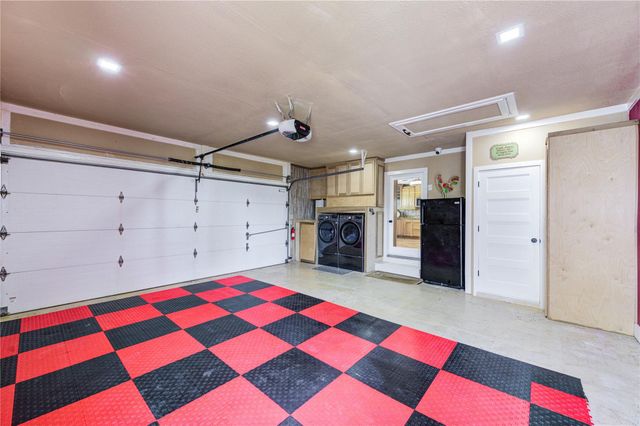 154 N Burnett Drive, Baytown, TX 77520