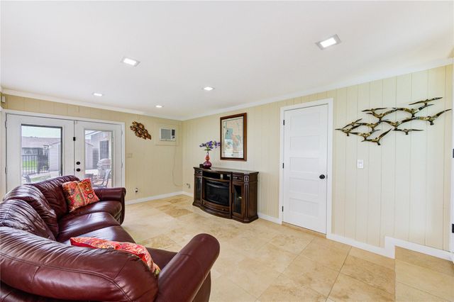 154 N Burnett Drive, Baytown, TX 77520
