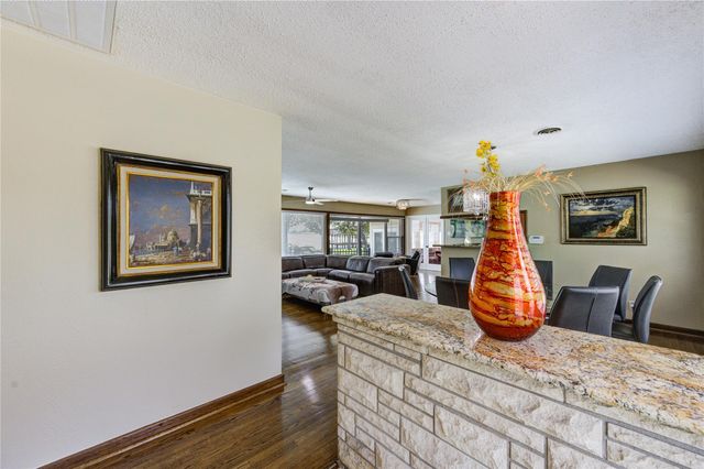 154 N Burnett Drive, Baytown, TX 77520