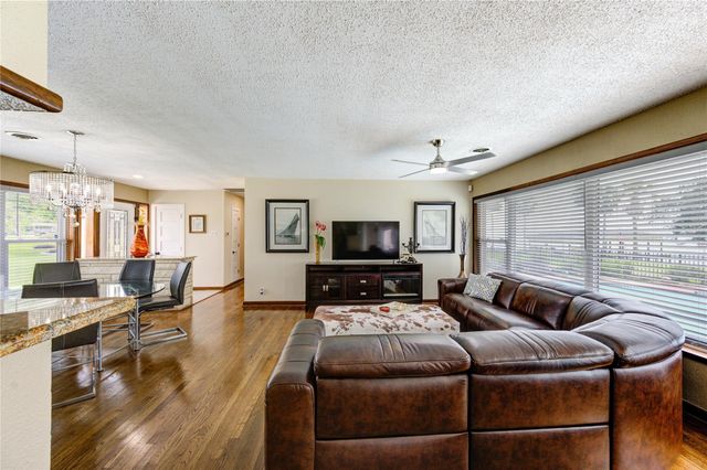 154 N Burnett Drive, Baytown, TX 77520