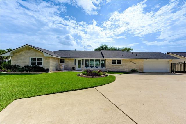 154 N Burnett Drive, Baytown, TX 77520