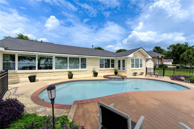154 N Burnett Drive, Baytown, TX 77520
