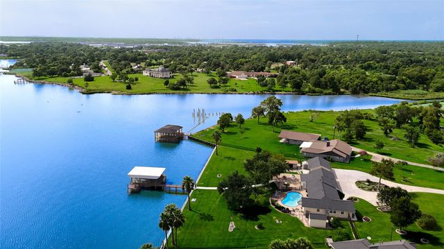 154 N Burnett Drive, Baytown, TX 77520