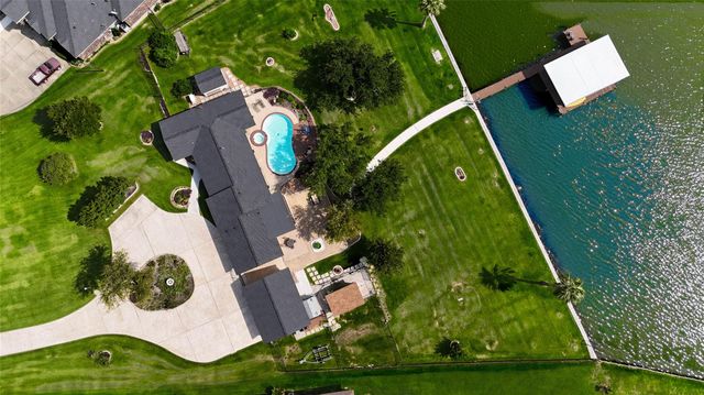 154 N Burnett Drive, Baytown, TX 77520