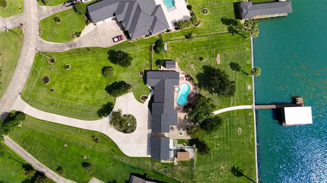 154 N Burnett Drive, Baytown, TX 77520