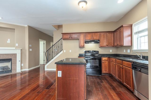 1564 WYNNE RD, Cordova, TN 38016