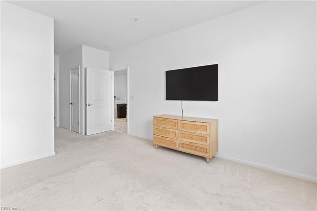 1733 Dromolin Dr 205, Virginia Beach, VA 23456