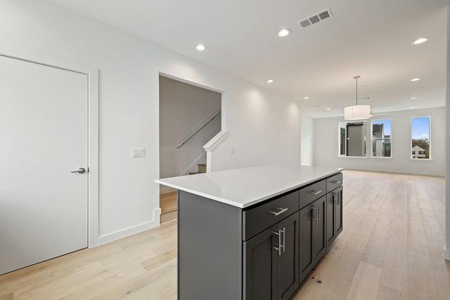 3600 Jetson WAY 6, Austin, TX 78723