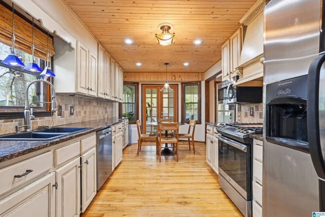 6263 VICTORIA DRIVE, Pelham, AL 35124