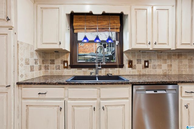 6263 VICTORIA DRIVE, Pelham, AL 35124