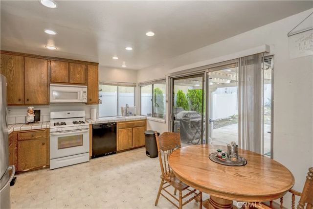 27440 Annette Jo Circle, Saugus, CA 91350