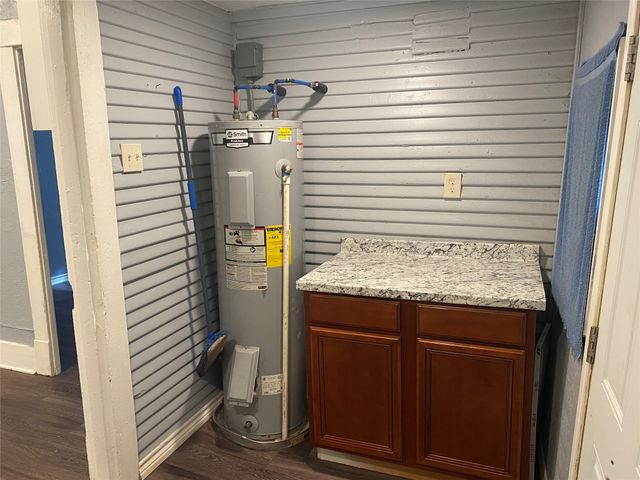 1006 S Throckmorton Street, Sherman, TX 75090