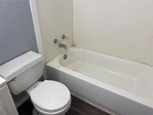 1006 S Throckmorton Street, Sherman, TX 75090