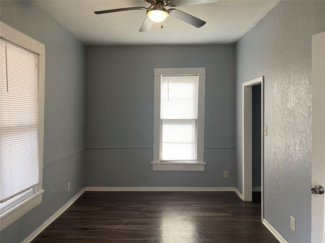 1006 S Throckmorton Street, Sherman, TX 75090