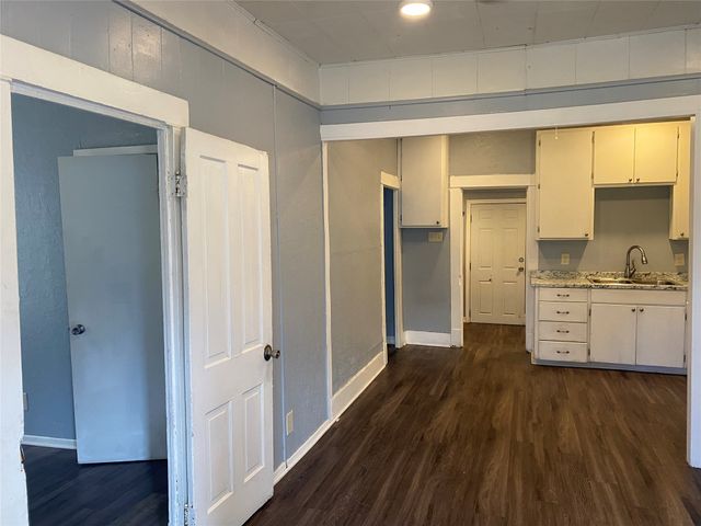 1006 S Throckmorton Street, Sherman, TX 75090