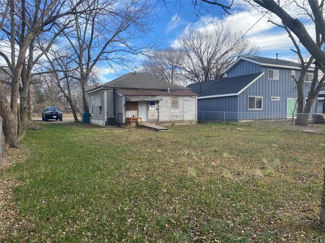1006 S Throckmorton Street, Sherman, TX 75090