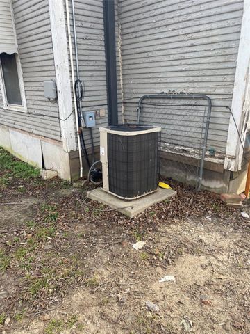 1006 S Throckmorton Street, Sherman, TX 75090