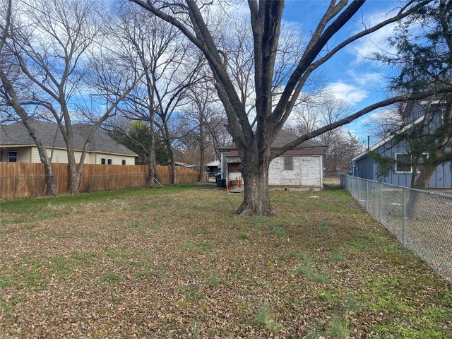 1006 S Throckmorton Street, Sherman, TX 75090