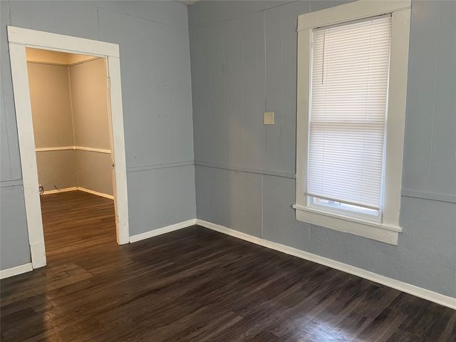 1006 S Throckmorton Street, Sherman, TX 75090