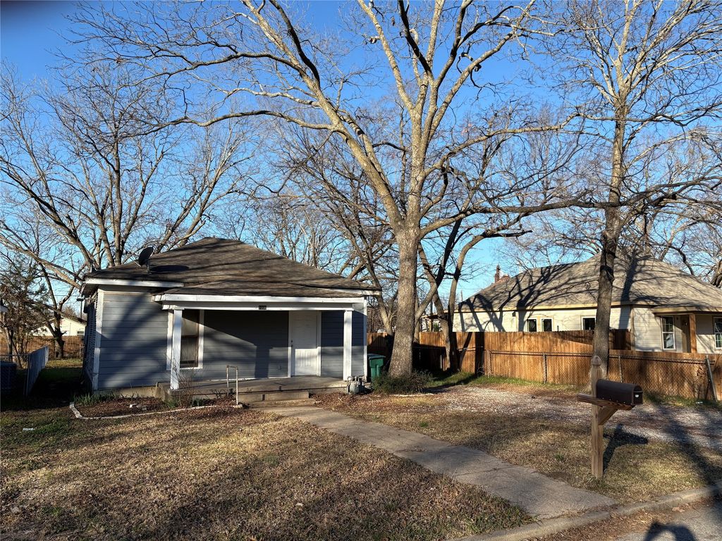 1006 S Throckmorton Street, Sherman, TX 75090