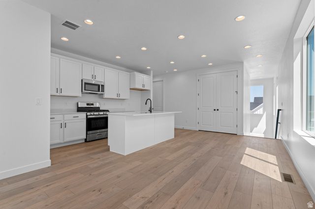 3931 W RED CLOVER DR, Lehi, UT 84043