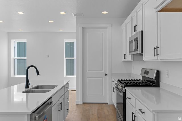 3931 W RED CLOVER DR, Lehi, UT 84043