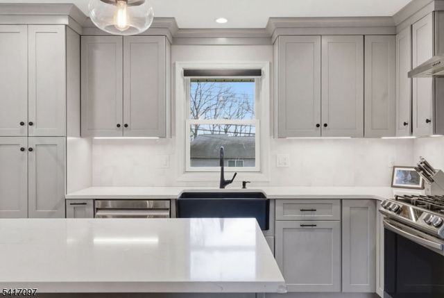 20 Mountain Ave, Rockaway Twp., NJ 07866