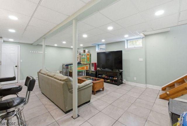 20 Mountain Ave, Rockaway Twp., NJ 07866