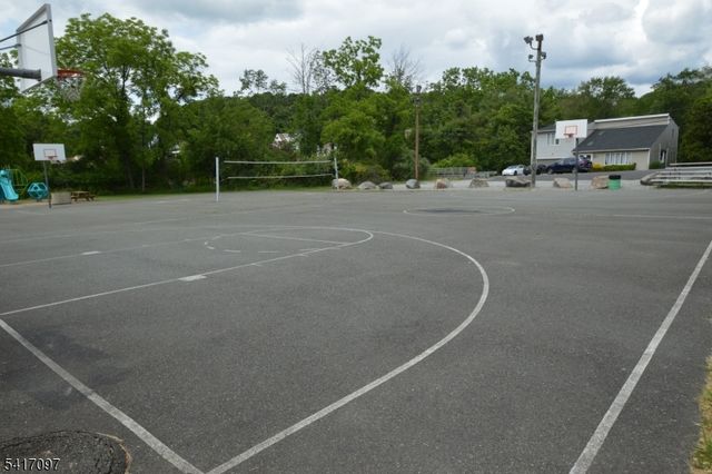 20 Mountain Ave, Rockaway Twp., NJ 07866