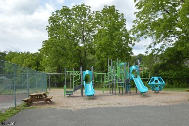 20 Mountain Ave, Rockaway Twp., NJ 07866