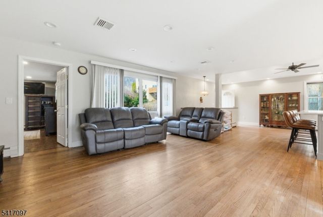 20 Mountain Ave, Rockaway Twp., NJ 07866