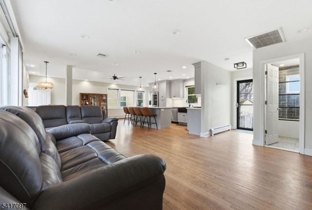 20 Mountain Ave, Rockaway Twp., NJ 07866